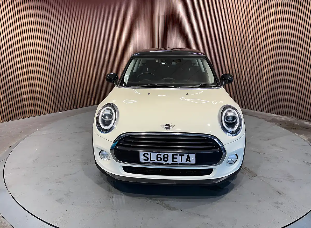 Used 2018 MINI Hatch Cooper White - Interior and Exterior details 2