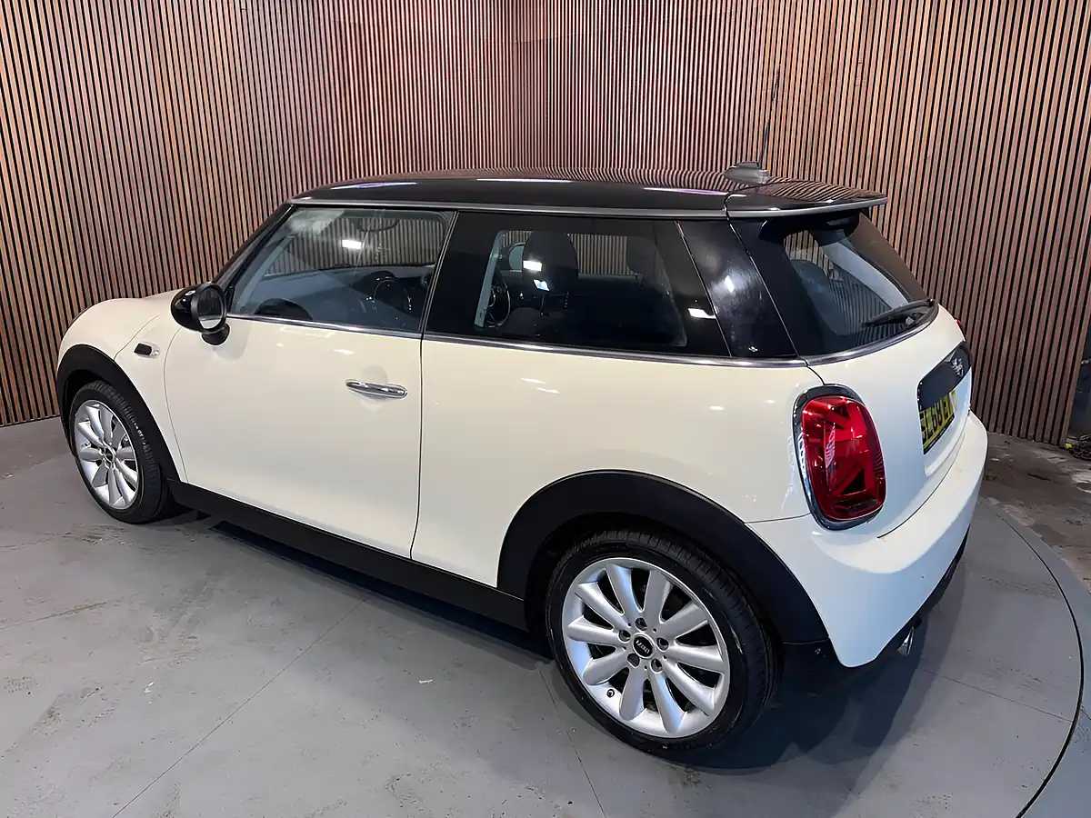 Used 2018 MINI Hatch Cooper White - Interior and Exterior details 4
