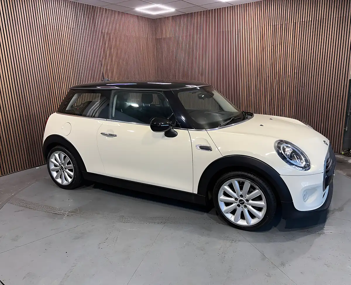 Used 2018 MINI Hatch Cooper White - Interior and Exterior details 5