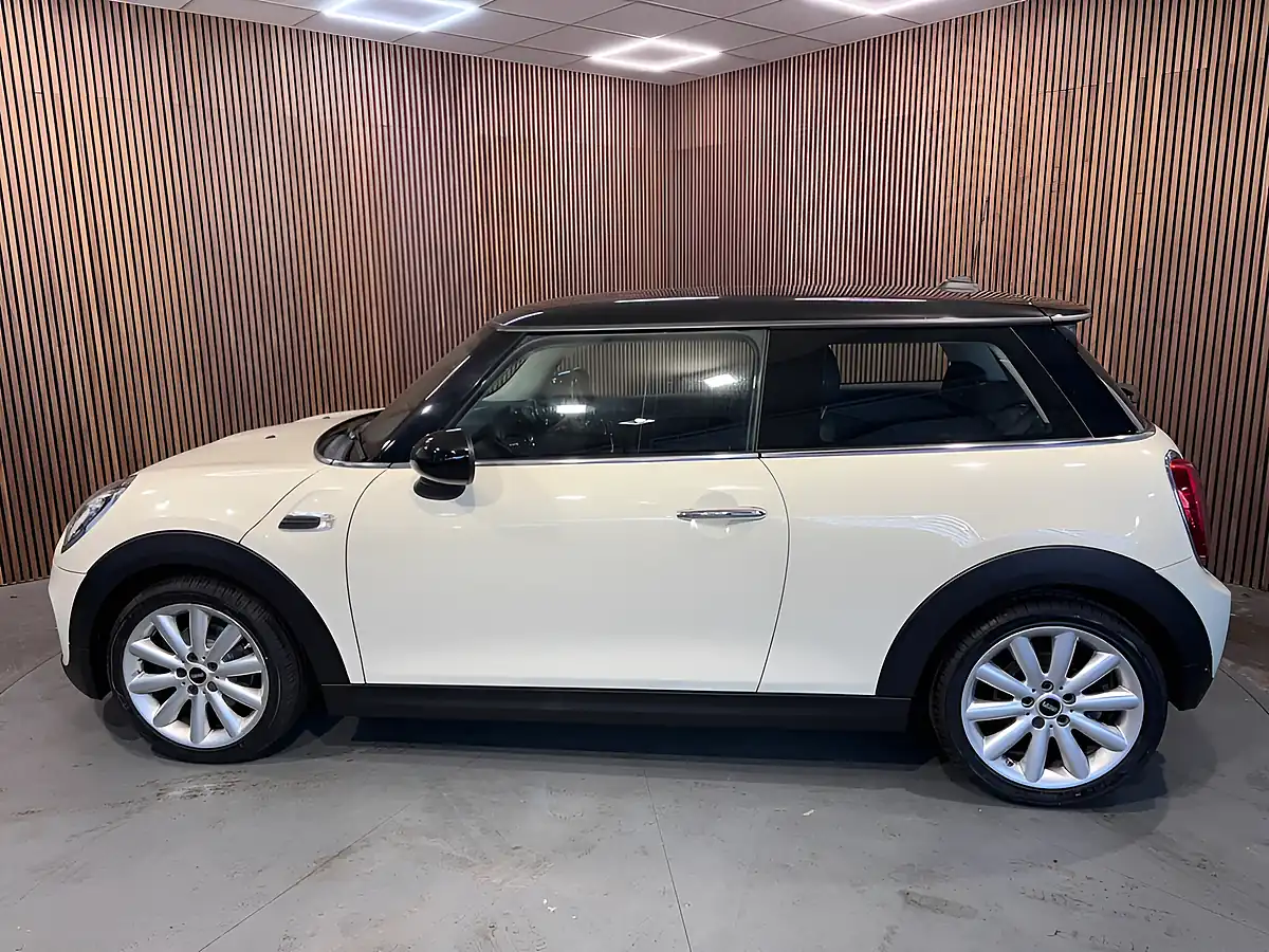 Used 2018 MINI Hatch Cooper White - Interior and Exterior details 8