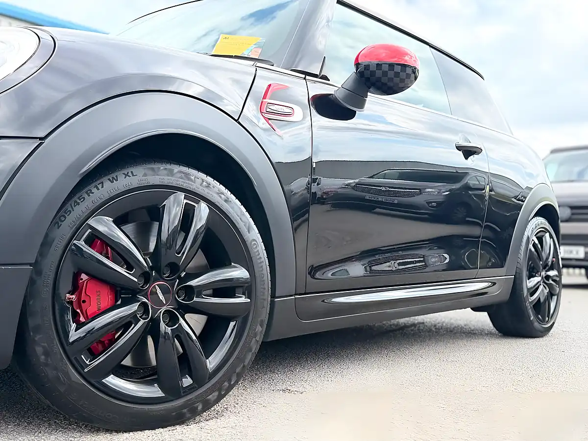 Used 2018 MINI Hatch John Cooper Works Black - Interior and Exterior details 4
