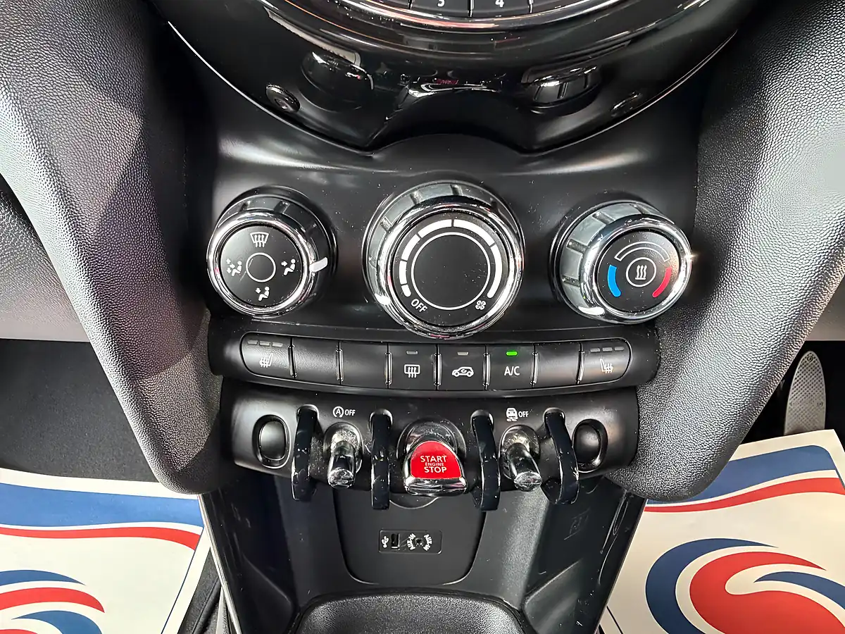 Used 2018 MINI Hatch One Black - Interior and Exterior details 15
