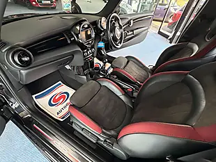 Used 2018 MINI Hatch One Black - Interior and Exterior details 16