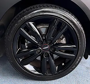 Used 2018 MINI Hatch One Black - Interior and Exterior details 17