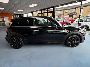 Used 2018 MINI Hatch One Black - Interior and Exterior details 2