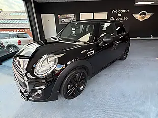 Used 2018 MINI Hatch One Black - Interior and Exterior details 5