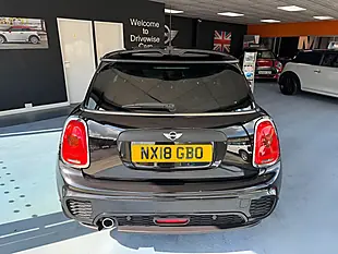 Used 2018 MINI Hatch One Black - Interior and Exterior details 8