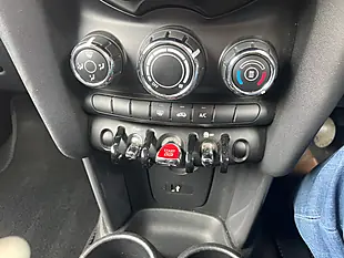 Used 2018 MINI Hatch One White - Interior and Exterior details 10
