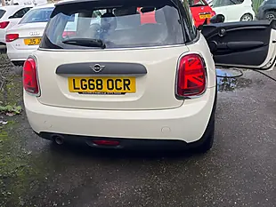 Used 2018 MINI Hatch One White - Interior and Exterior details 5
