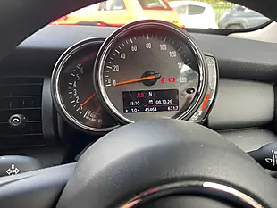 Used 2018 MINI Hatch One White - Interior and Exterior details 6
