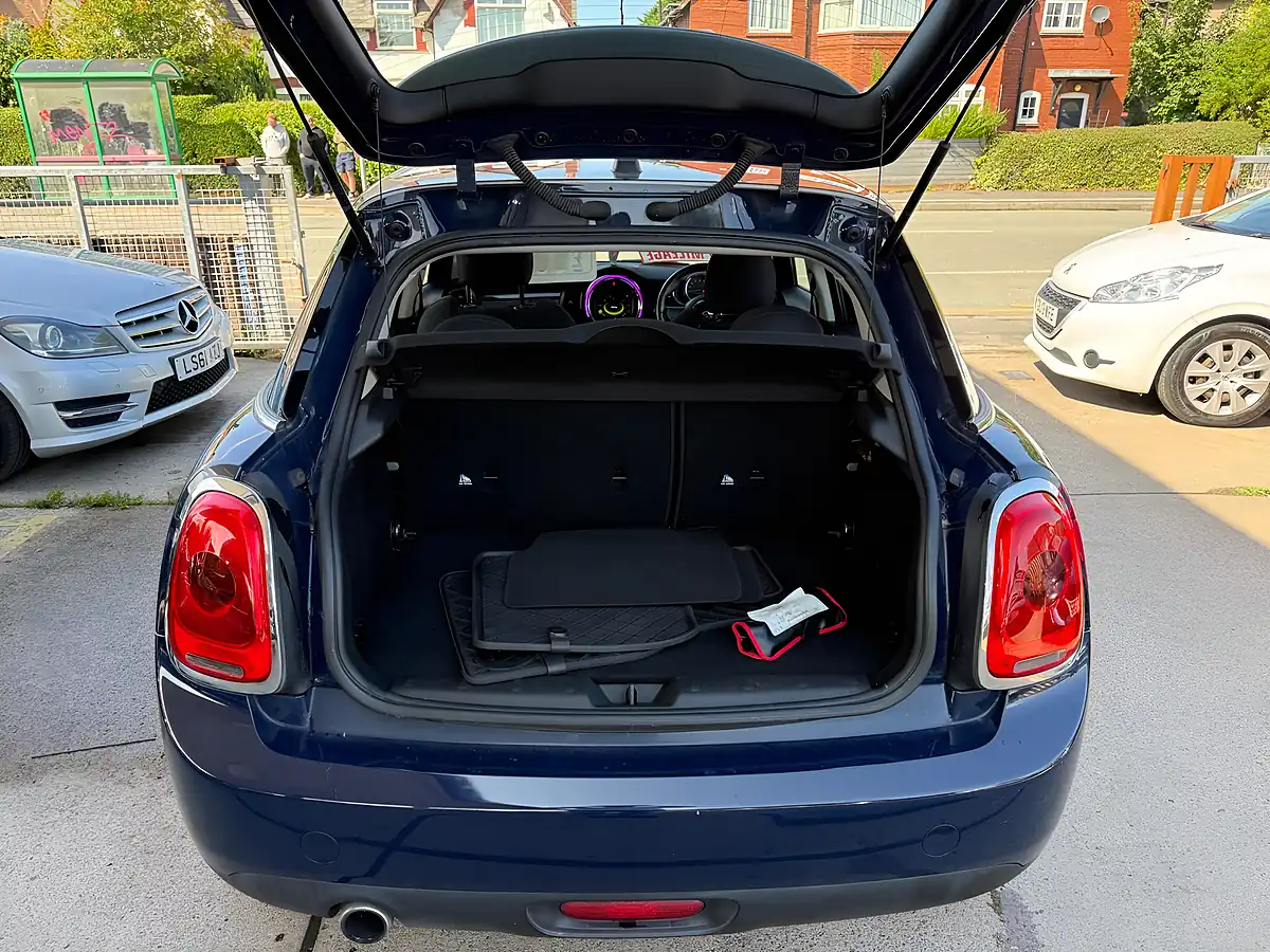 Used 2018 MINI Hatch Seven Blue - Interior and Exterior details 11
