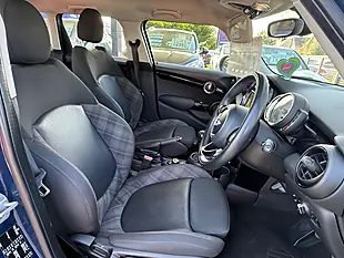 Used 2018 MINI Hatch Seven Blue - Interior and Exterior details 14