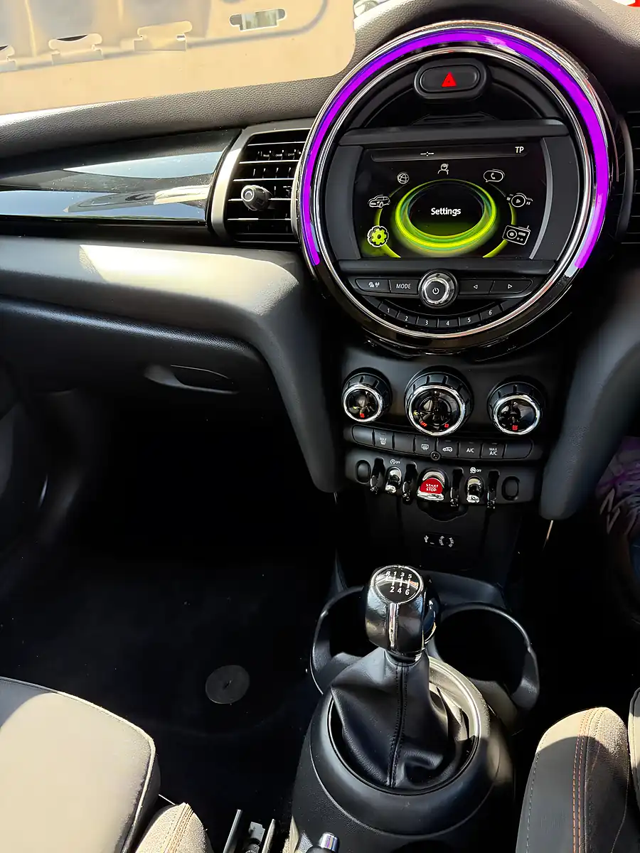 Used 2018 MINI Hatch Seven Blue - Interior and Exterior details 17