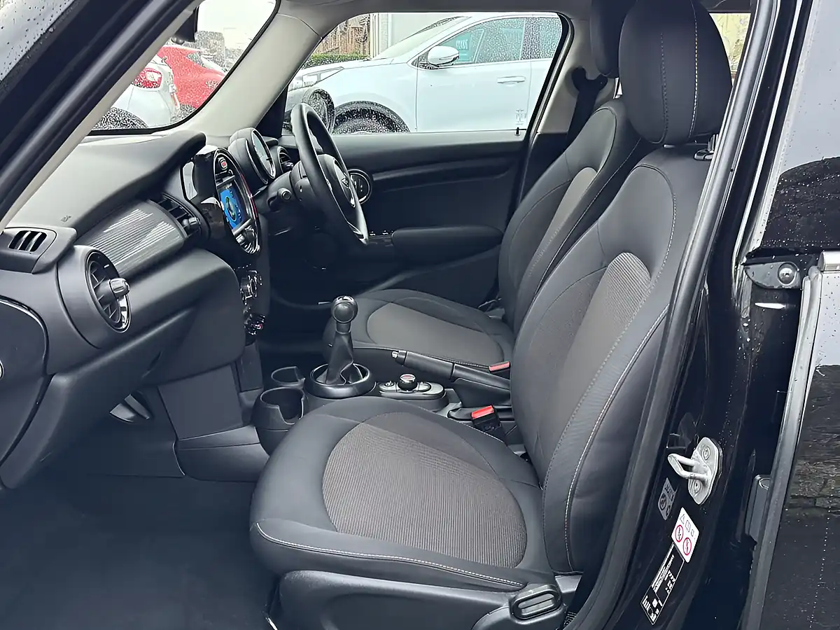 Used 2018 MINI Hatchback Cooper Black - Interior and Exterior details 13