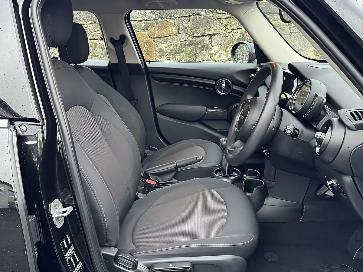 Used 2018 MINI Hatchback Cooper Black - Interior and Exterior details 5