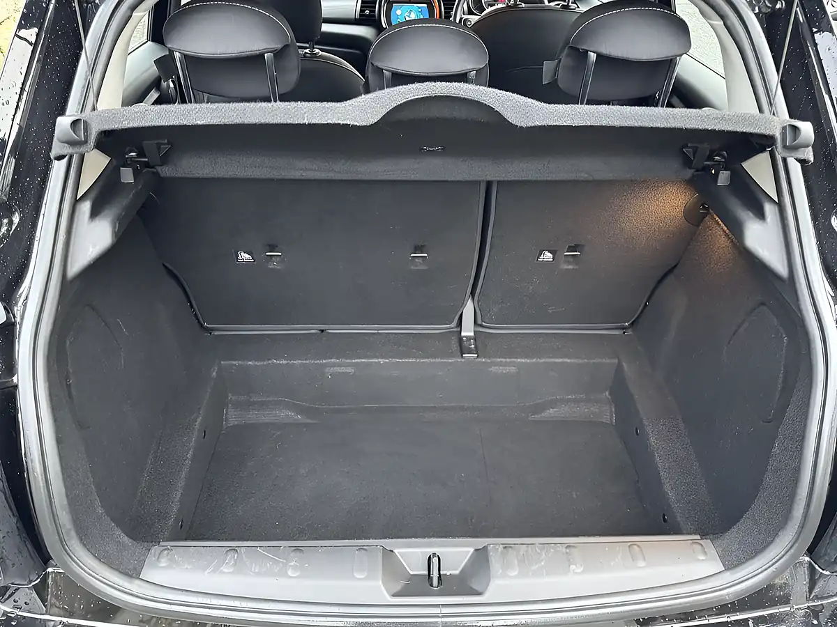Used 2018 MINI Hatchback Cooper Black - Interior and Exterior details 7
