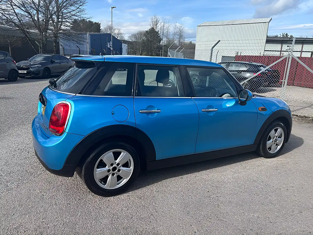 Used 2018 MINI Hatchback Cooper Blue - Interior and Exterior details 10