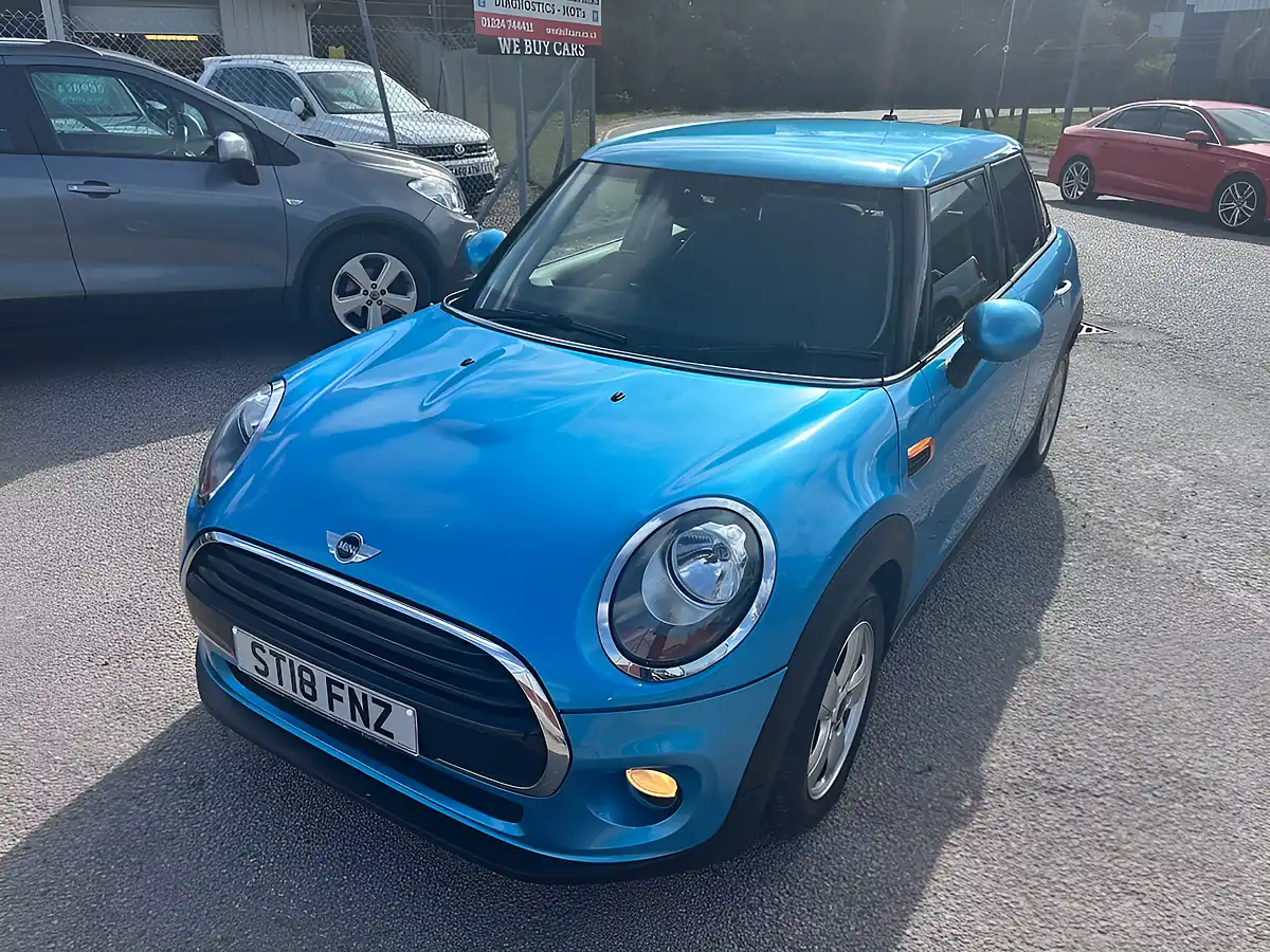 Used 2018 MINI Hatchback Cooper Blue - Interior and Exterior details 12
