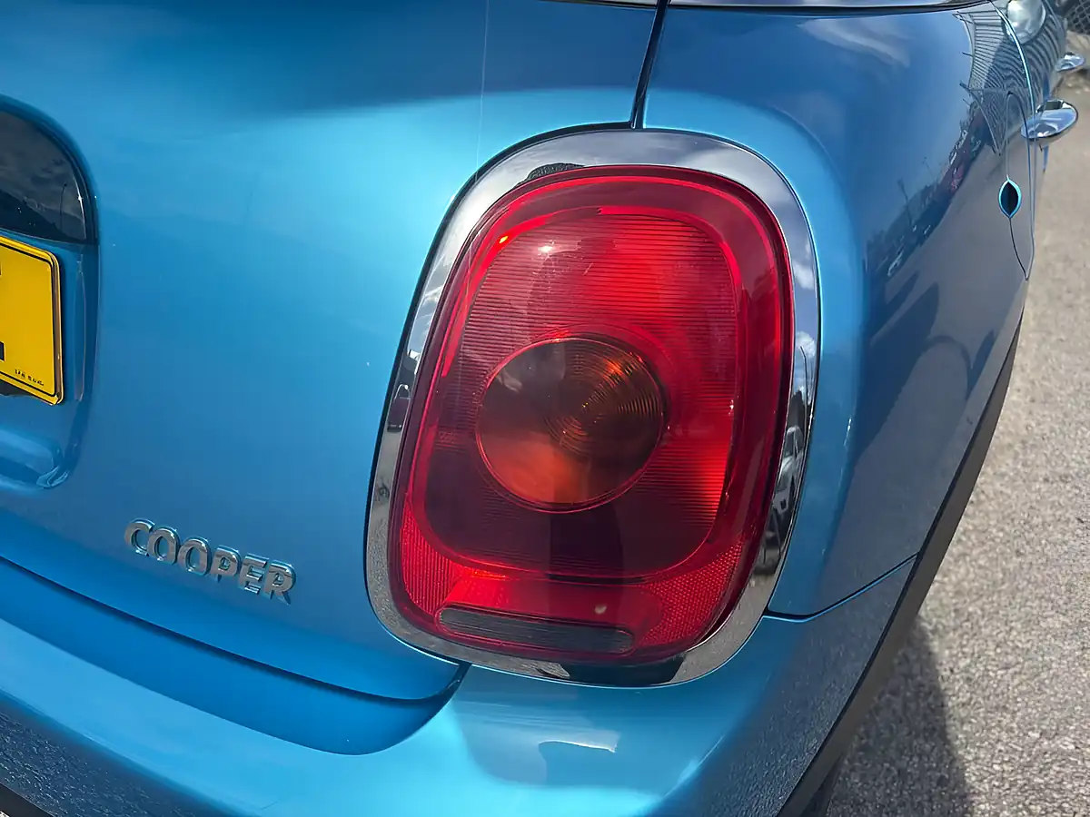Used 2018 MINI Hatchback Cooper Blue - Interior and Exterior details 17