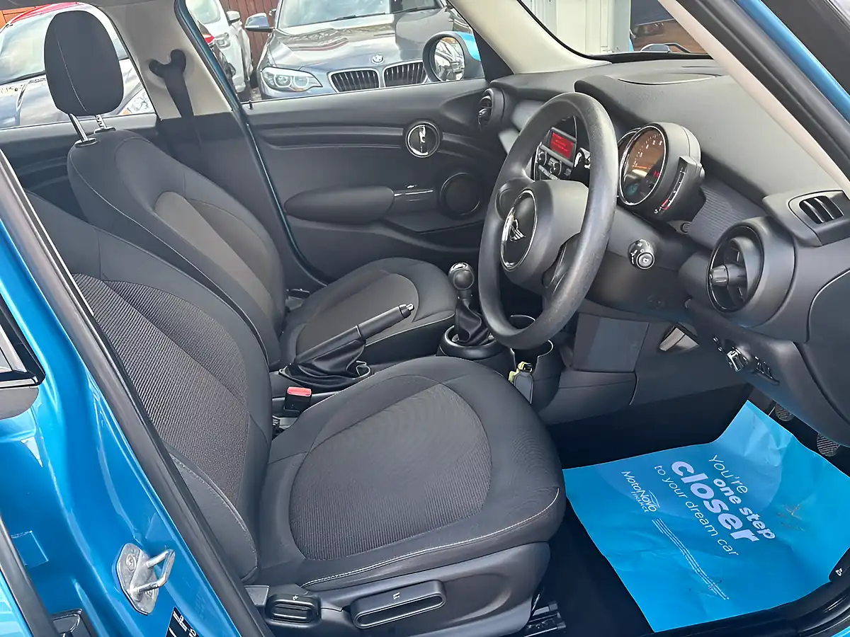 Used 2018 MINI Hatchback Cooper Blue - Interior and Exterior details 3