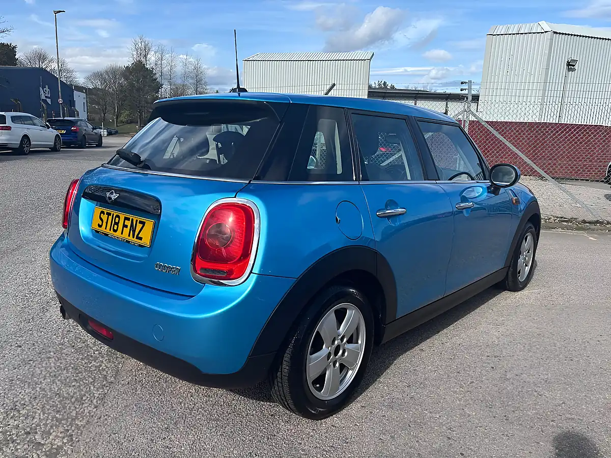 Used 2018 MINI Hatchback Cooper Blue - Interior and Exterior details 4