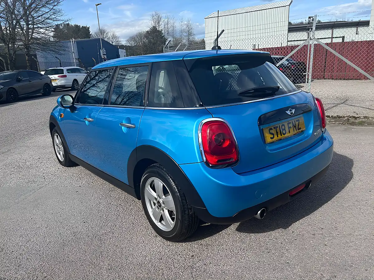 Used 2018 MINI Hatchback Cooper Blue - Interior and Exterior details 7