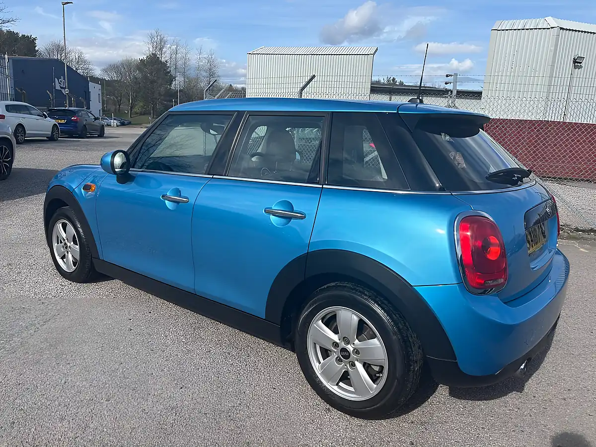 Used 2018 MINI Hatchback Cooper Blue - Interior and Exterior details 8