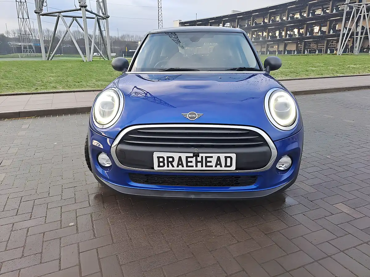 Used 2018 MINI Hatchback One Blue - Interior and Exterior details 11