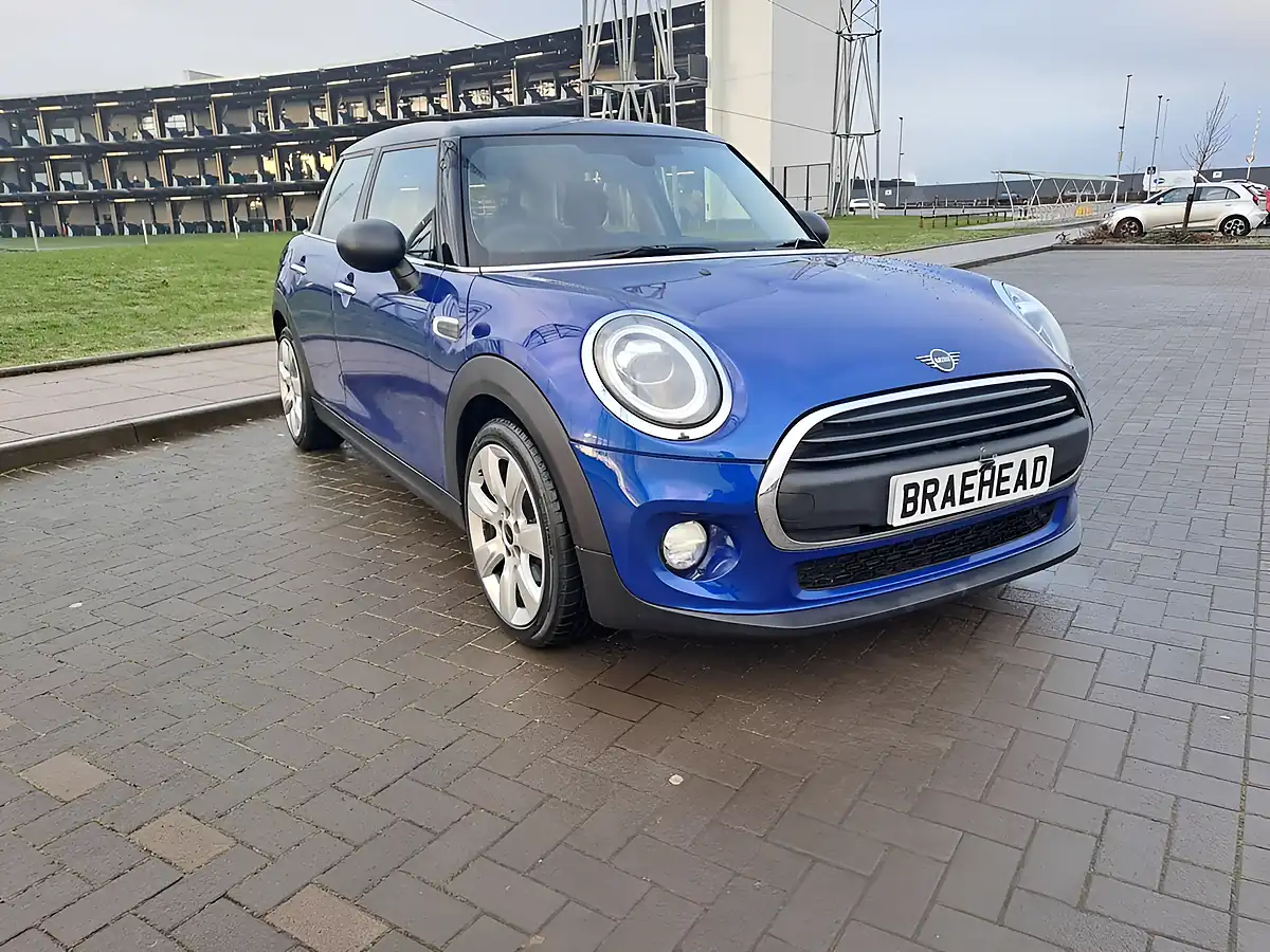 Used 2018 MINI Hatchback One Blue - Interior and Exterior details 12