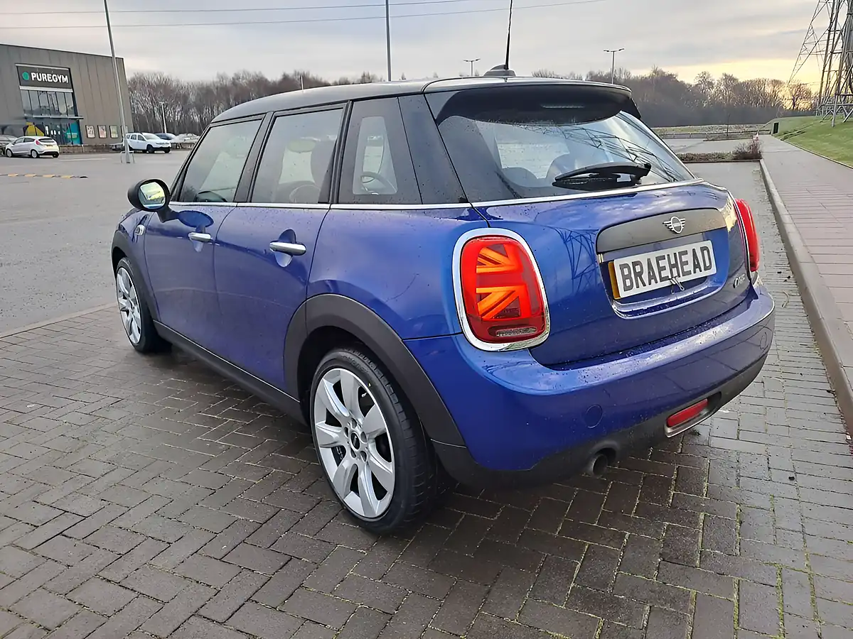Used 2018 MINI Hatchback One Blue - Interior and Exterior details 13
