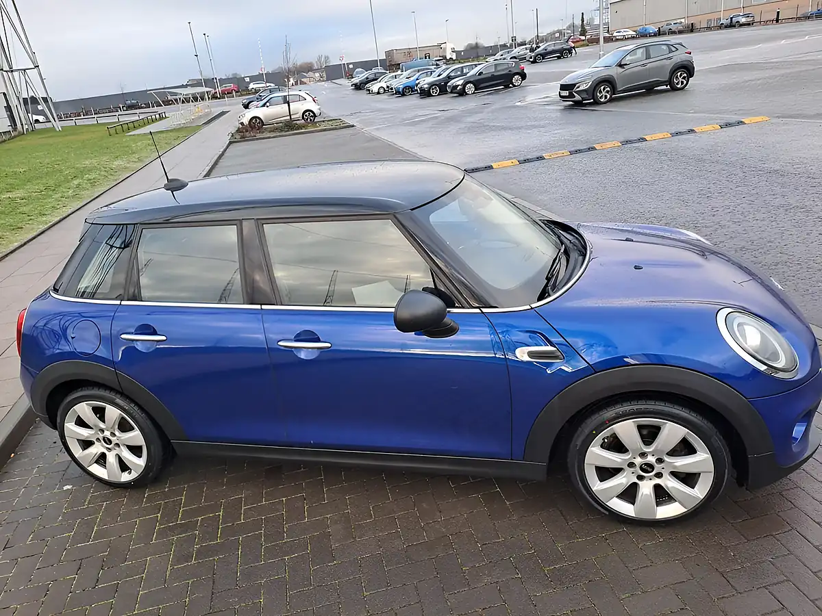 Used 2018 MINI Hatchback One Blue - Interior and Exterior details 18
