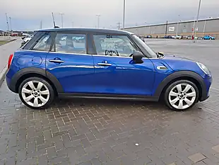 Used 2018 MINI Hatchback One Blue - Interior and Exterior details 4