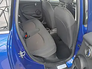 Used 2018 MINI Hatchback One Blue - Interior and Exterior details 5