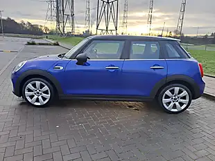 Used 2018 MINI Hatchback One Blue - Interior and Exterior details 6
