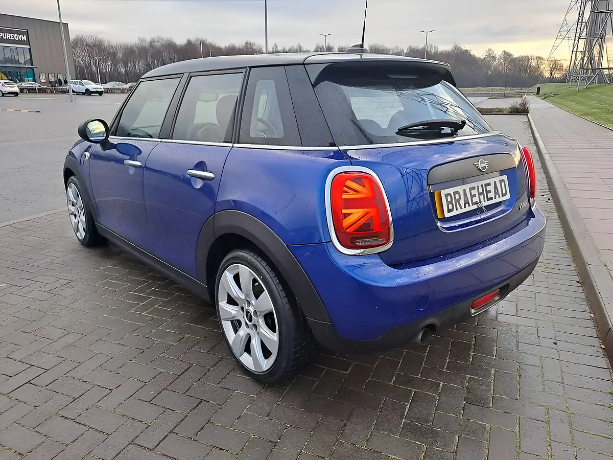 Used 2018 MINI Hatchback One Blue - Interior and Exterior details 7