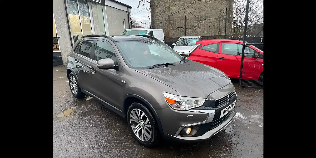 Used 2018 Mitsubishi Asx 4 Brown - Front View