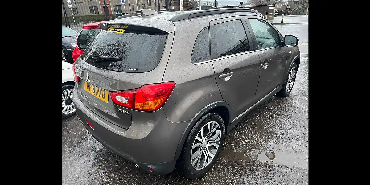 Used 2018 Mitsubishi Asx 4 Brown - Interior and Exterior details 4