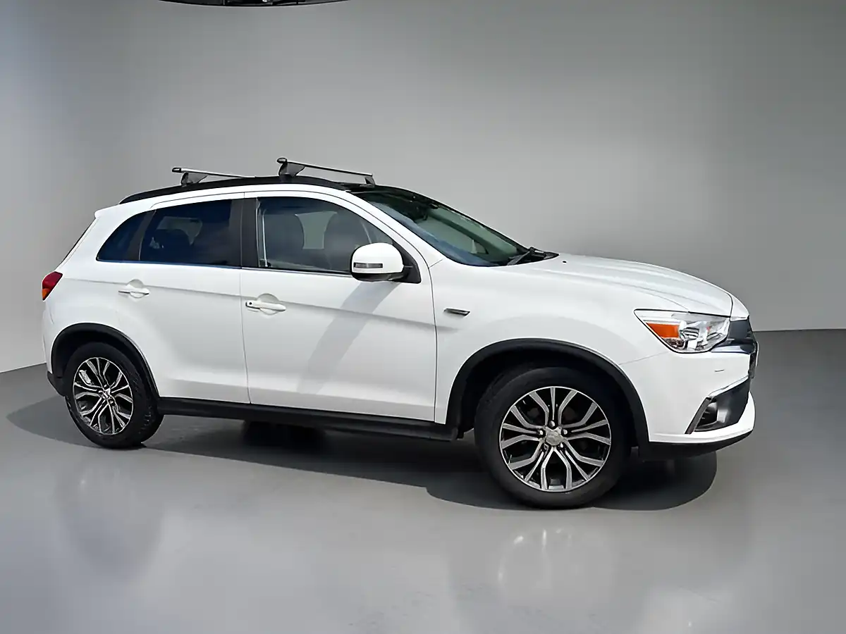 Used 2018 Mitsubishi Asx 4 White - Front View