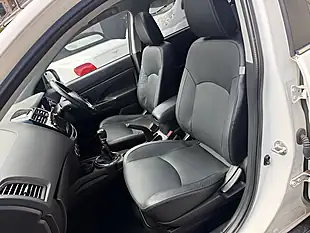 Used 2018 Mitsubishi Asx 4 White - Interior and Exterior details 12
