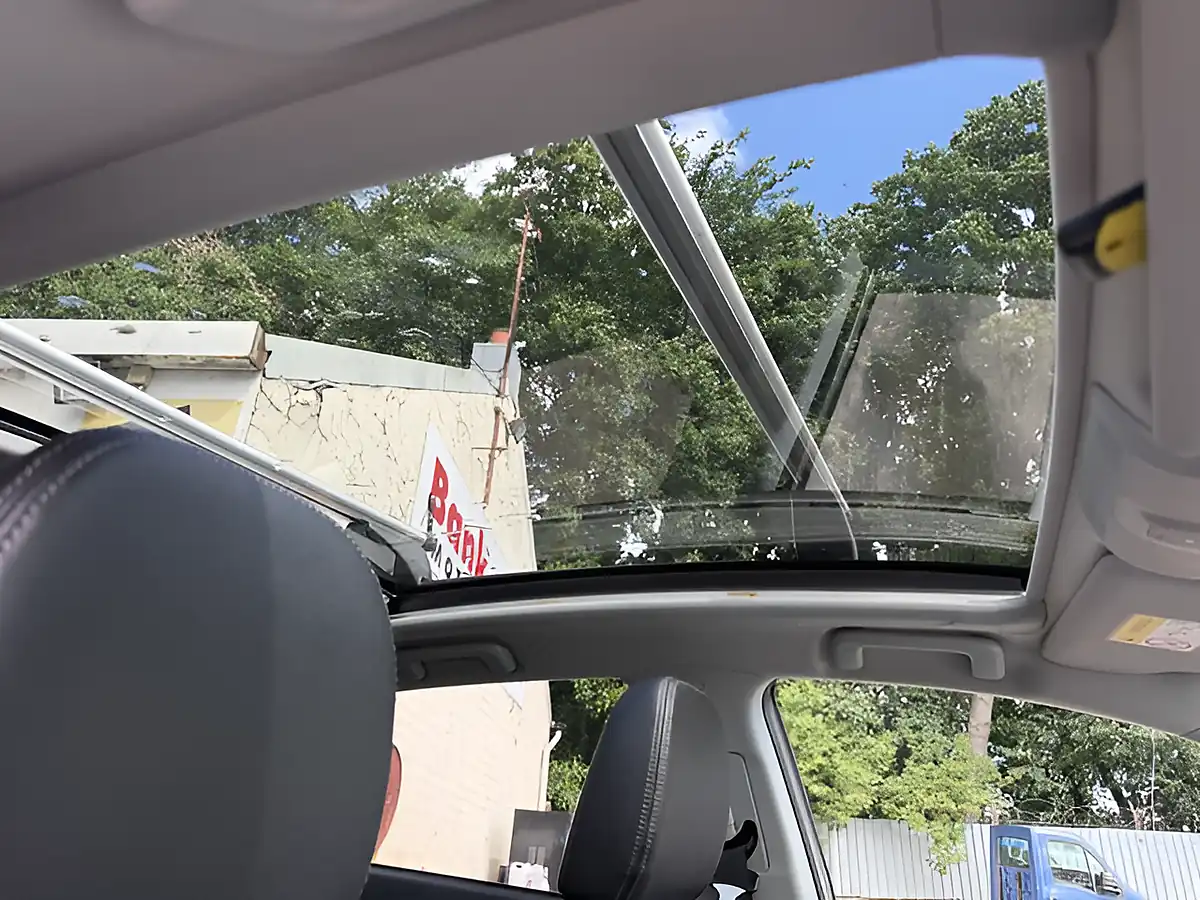 Used 2018 Mitsubishi Asx 4 White - Interior and Exterior details 14