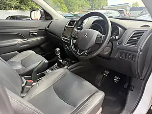 Used 2018 Mitsubishi Asx 4 White - Interior and Exterior details 15