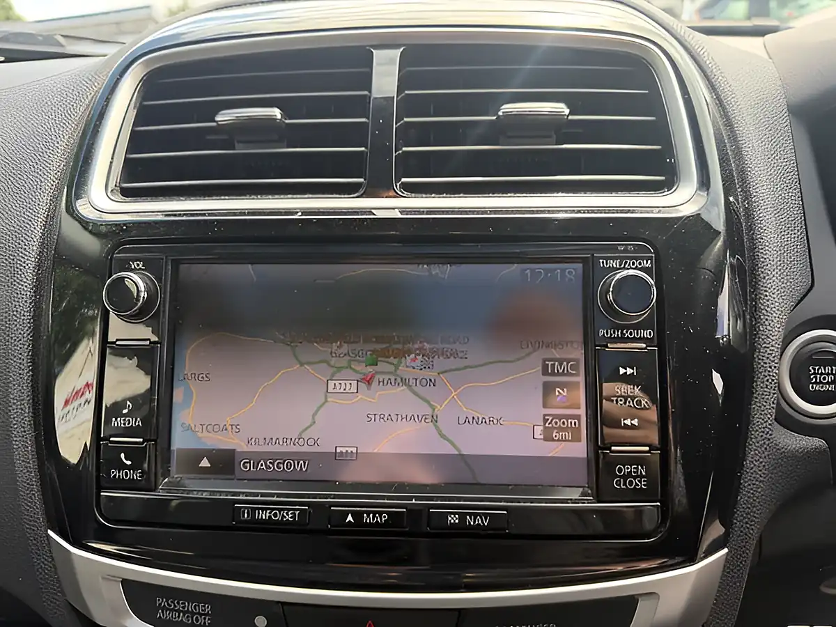 Used 2018 Mitsubishi Asx 4 White - Interior and Exterior details 16