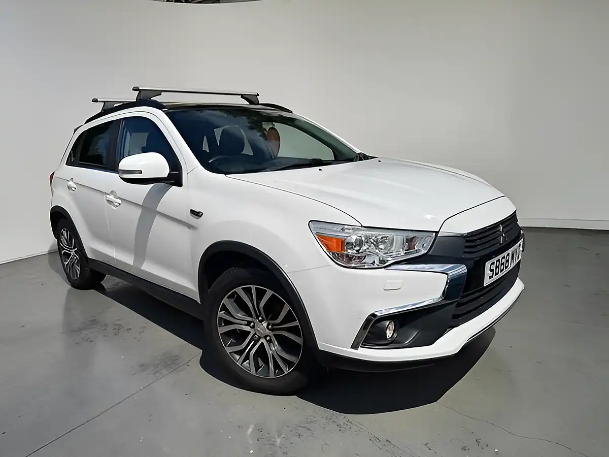 Used 2018 Mitsubishi Asx 4 White - Interior and Exterior details 2