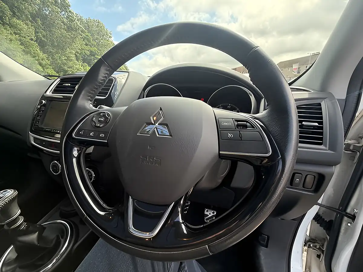 Used 2018 Mitsubishi Asx 4 White - Interior and Exterior details 20