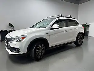 Used 2018 Mitsubishi Asx 4 White - Interior and Exterior details 3