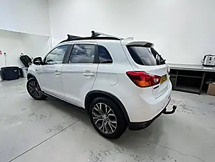 Used 2018 Mitsubishi Asx 4 White - Interior and Exterior details 5
