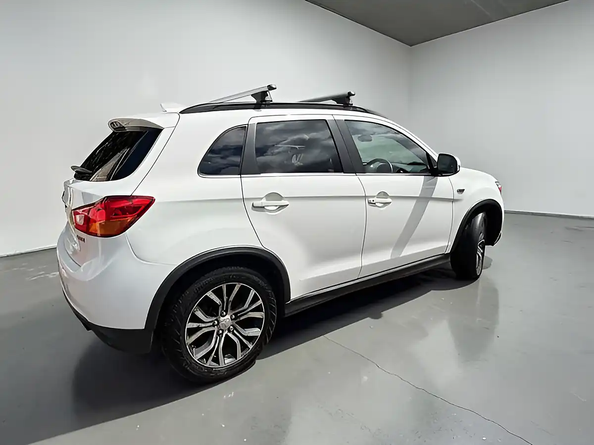 Used 2018 Mitsubishi Asx 4 White - Interior and Exterior details 6