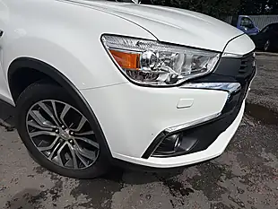 Used 2018 Mitsubishi Asx 4 White - Interior and Exterior details 9