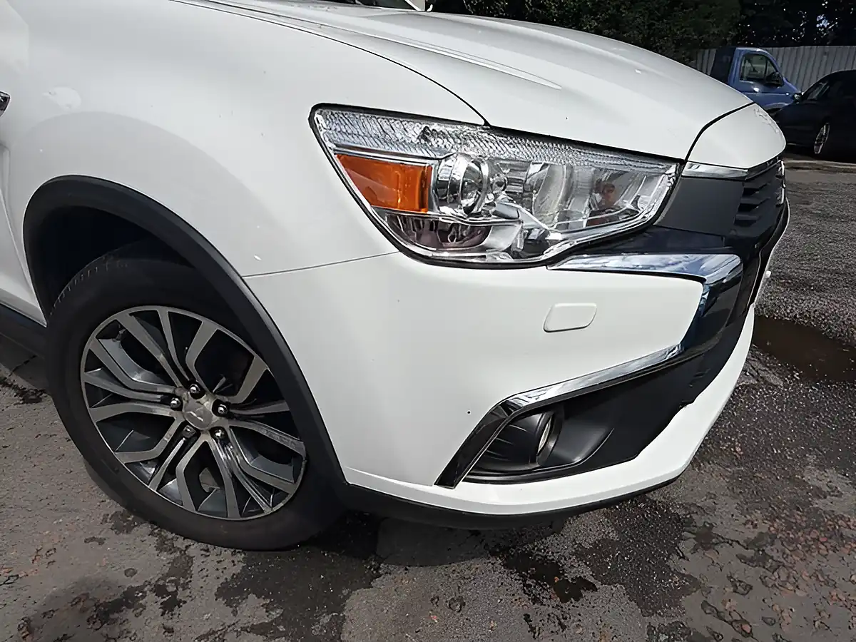 Used 2018 Mitsubishi Asx 4 White - Interior and Exterior details 9