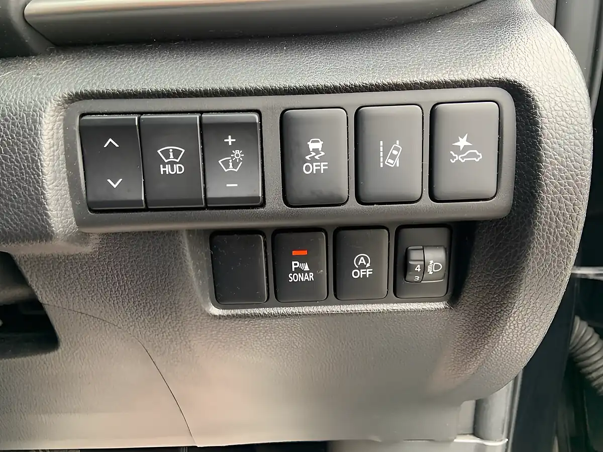 Used 2018 Mitsubishi Eclipse Cross 3 Black - Interior and Exterior details 15